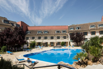 Hotel Antequera - Outdoor Swimming Pool - Holiday in Andalucia